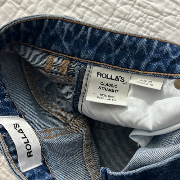 ROLLA’S Classic High Rise Straight Jeans in Mid Vintage Blue - Picture 11 of 16